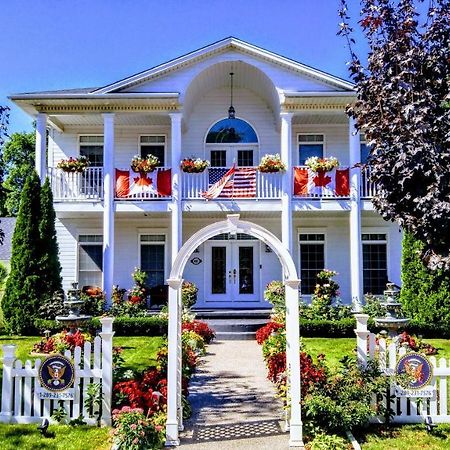 The White House Boutique B&B Niagara-on-the-Lake Екстер'єр фото