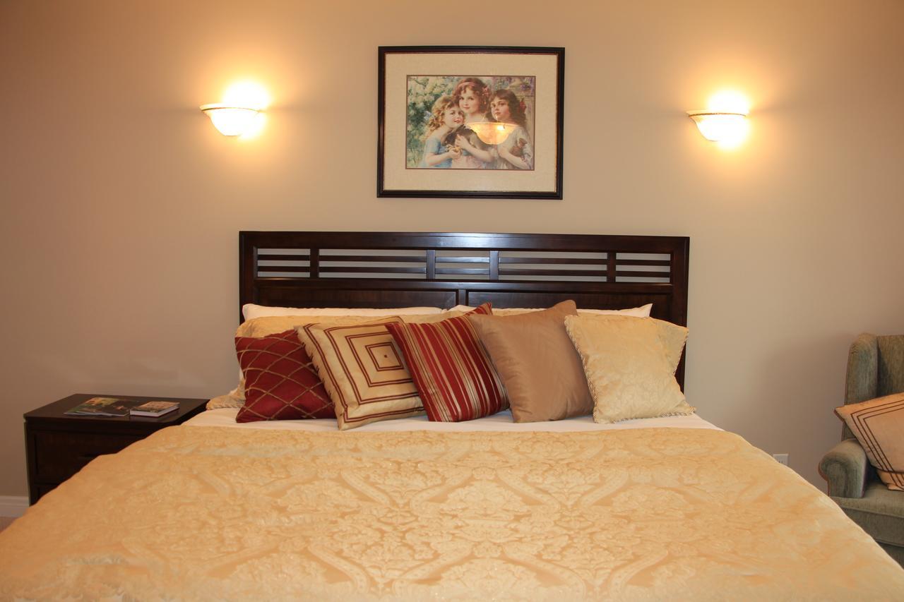 The White House Boutique B&B Niagara-on-the-Lake Екстер'єр фото