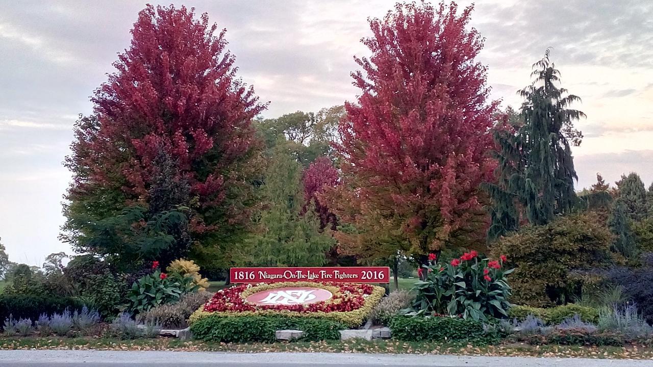 The White House Boutique B&B Niagara-on-the-Lake Екстер'єр фото
